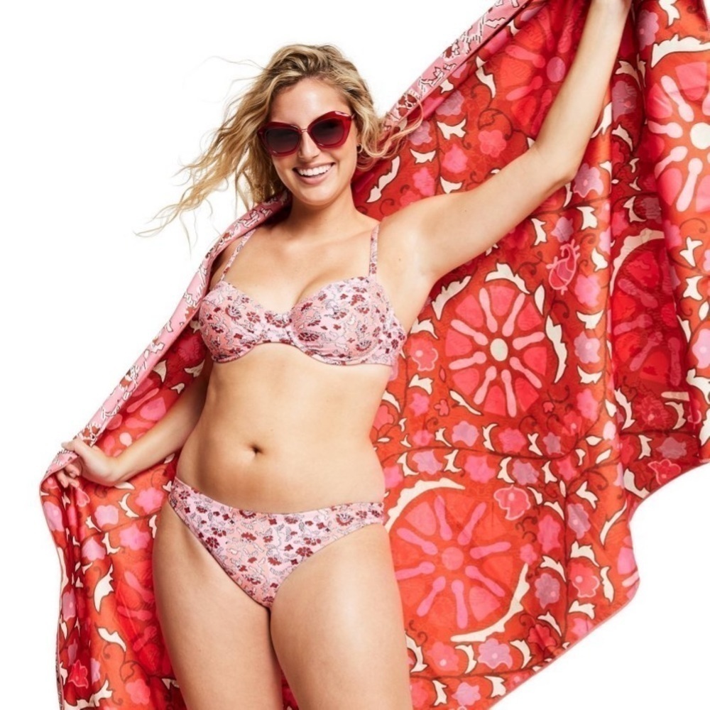 Women's Whimsical Floral Print Medium
Coverage Hipster Bikini Bottom - R…
